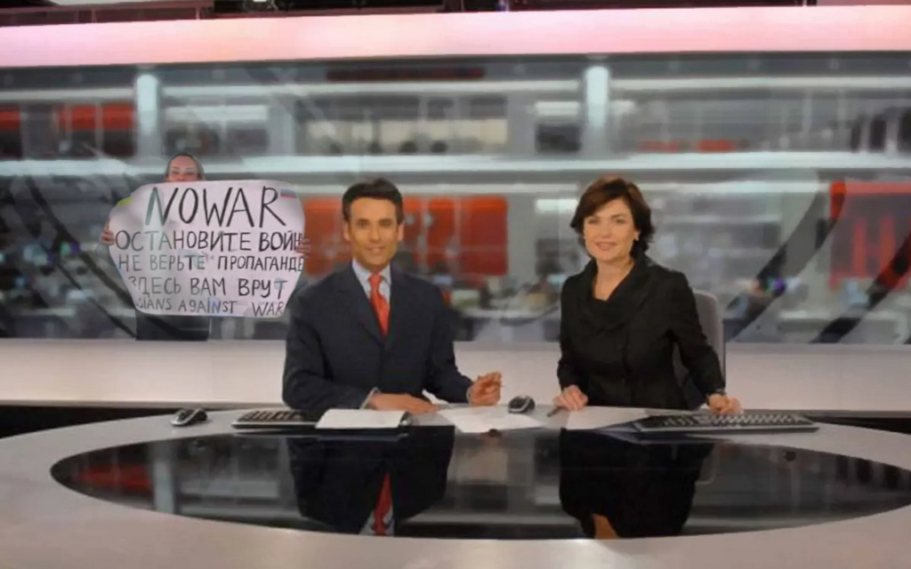  There’s reports of an incident in the BBC Newsroom