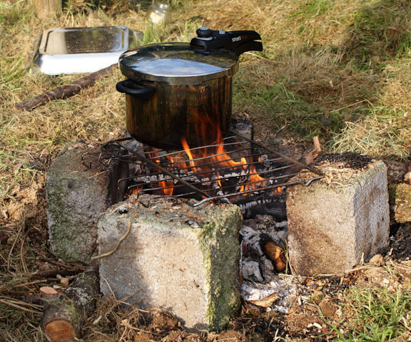 Ramblinactivist’s Blogs: ‘Pressure cooker on a wood fire’